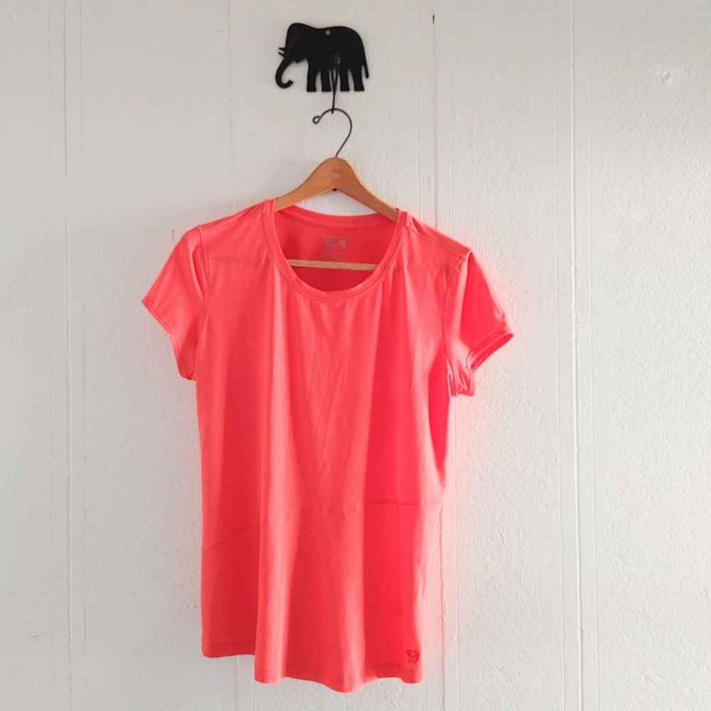 *Bundle 3 for $18* on athletic tops!